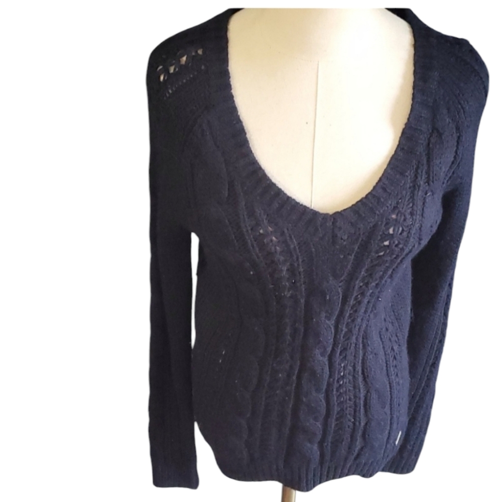 Gilly Hicks woman's blue cable knit vneck pullover sweater size M